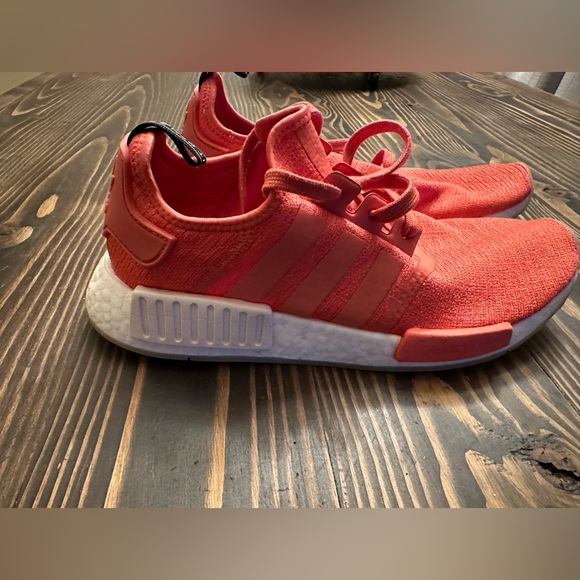 Adidas Womens WMNS NMD_R1 'Trace Scarlet' CQ2014 (US WMNS Size 9.5 - Picture 1 of 5